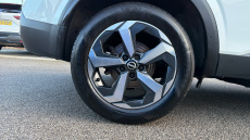 Nissan Qashqai 1.3 DiG-T MH 158 N-Connecta 5dr Xtronic Petrol Hatchback